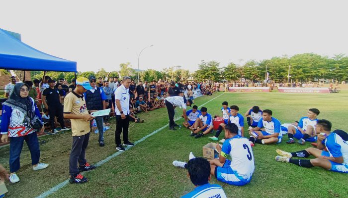 Bupati Jeneponto Hadir Langsung Dukung Kemenangan Jeneponto 4-2 atas Pemprov Sulsel di Lapangan Syekh Yusuf