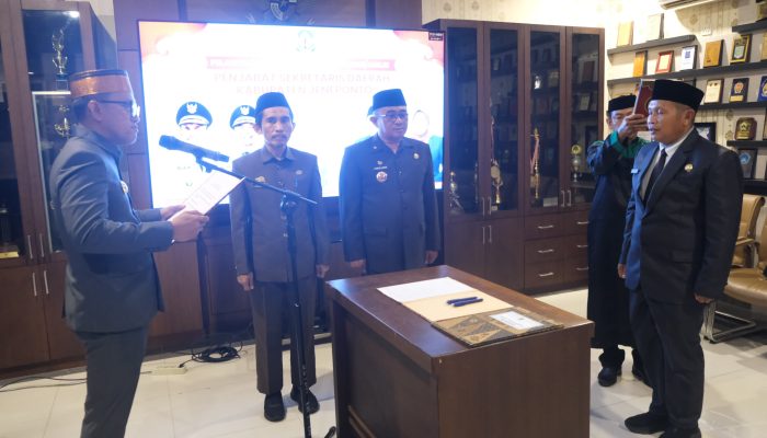 Bupati Jeneponto Lantik Pj. Sekretaris Daerah Maskur, S.Ag., MH., CGCAE