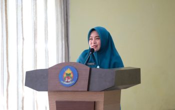 Aksi Sigap Hj. Salmawati Paris: Turun Langsung menolong Siswa Kecelakaan di Bangkala Saat Menuju Makassar